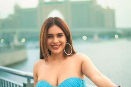 bhojpuri-actress-neha-malik-wear-blue-colour-bodycon-outfit-look (4)