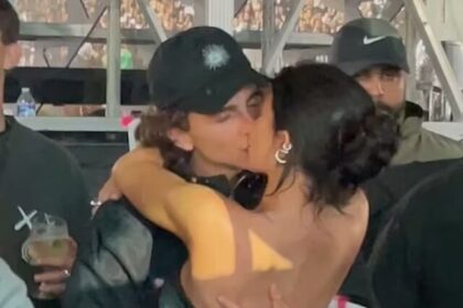 kylie-jenner-and-timoth-e-chalamet-go-public-with-their-romance (1)