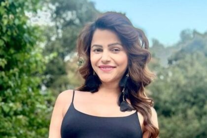 rubina-dilaik-flaunts-baby-bump (4)