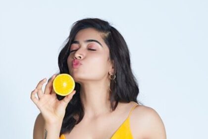 health-ebenfits-of-eating-fruits-in-morning-glowing-skin-energy-immunity (1)