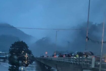 pictures-sikkim-flash-flood-devastation-cloud-burst-army-personal-missing (1)