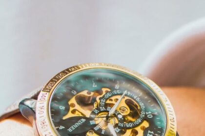 always-wear-a-watch (1)