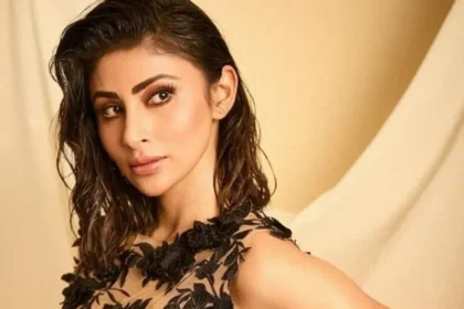 Mouni-Roy-9