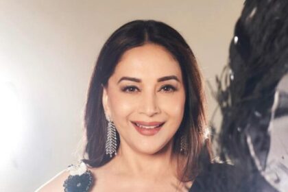 Madhuri-Dixit-Saree-Look-1