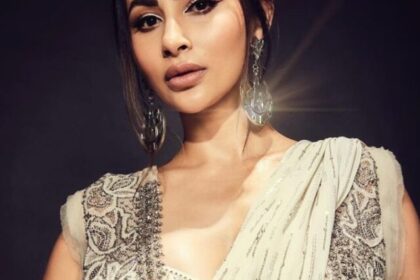 Mouni-Roy-killer-style
