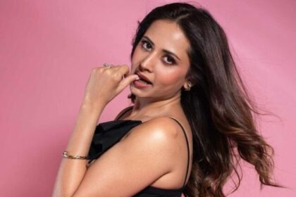 Sargun-Mehta-Summer-Look-7