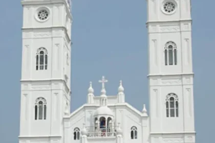 Who-is-the-owner-of-all-the-land-in-India