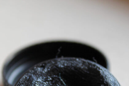 Indian,Black,Kajal,Paste,In,The,Box.a,Special,Combination,Of